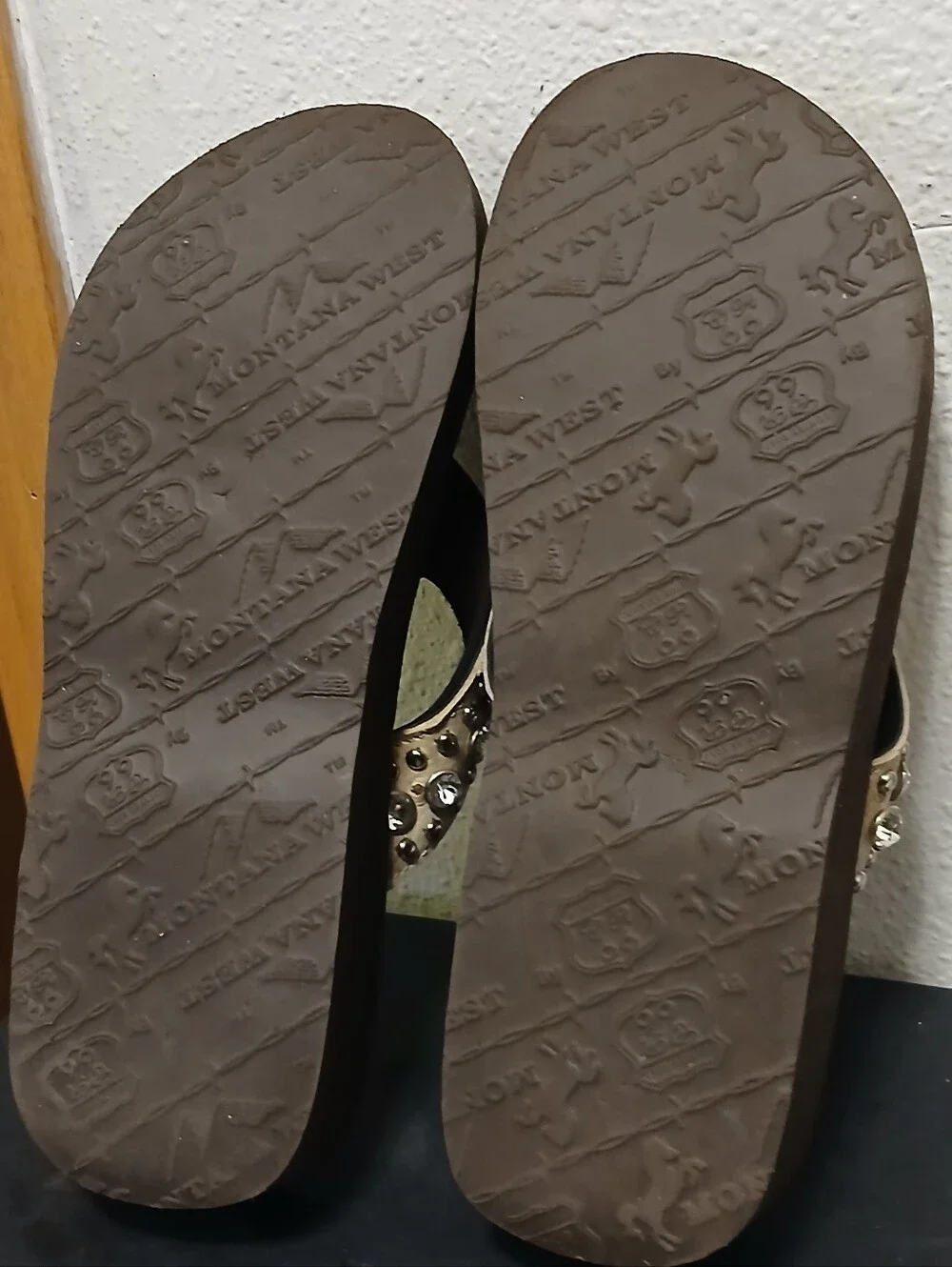 Yellow Box Brown Rhinestone & Studded Wedge Flip Flops Sandals - Size 11 - Picture 4 of 6